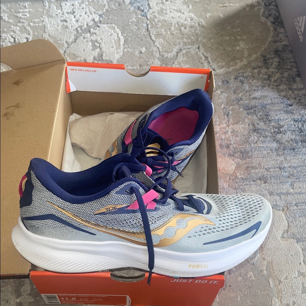 Saucony Men’s Athletic Shoes - Navy, Gold, and Pink - Picture 4 of 9